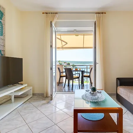 Daria 2 By Interhome Apartamento Anić