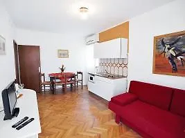 Daria 2 By Interhome Apartman Anić