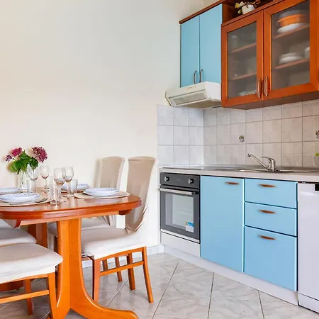 Daria 2 By Interhome Apartman Anić